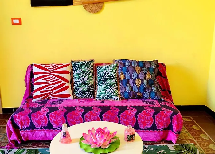 Komodo & Cinque Terre Apartment *